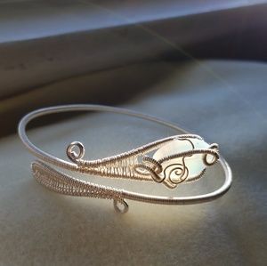 Handcrafted wire Bracelet